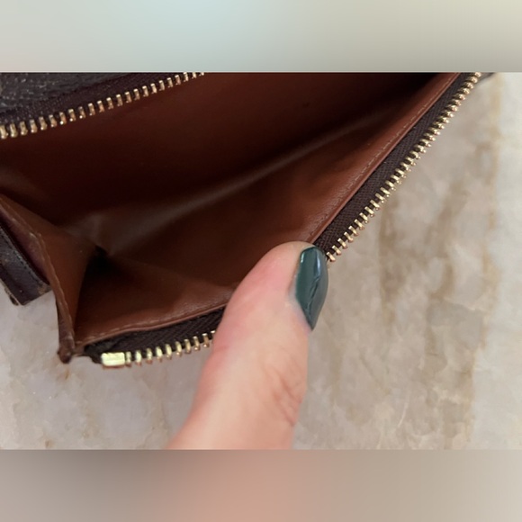 Louis Vuitton Wallet - Picture 15 of 16